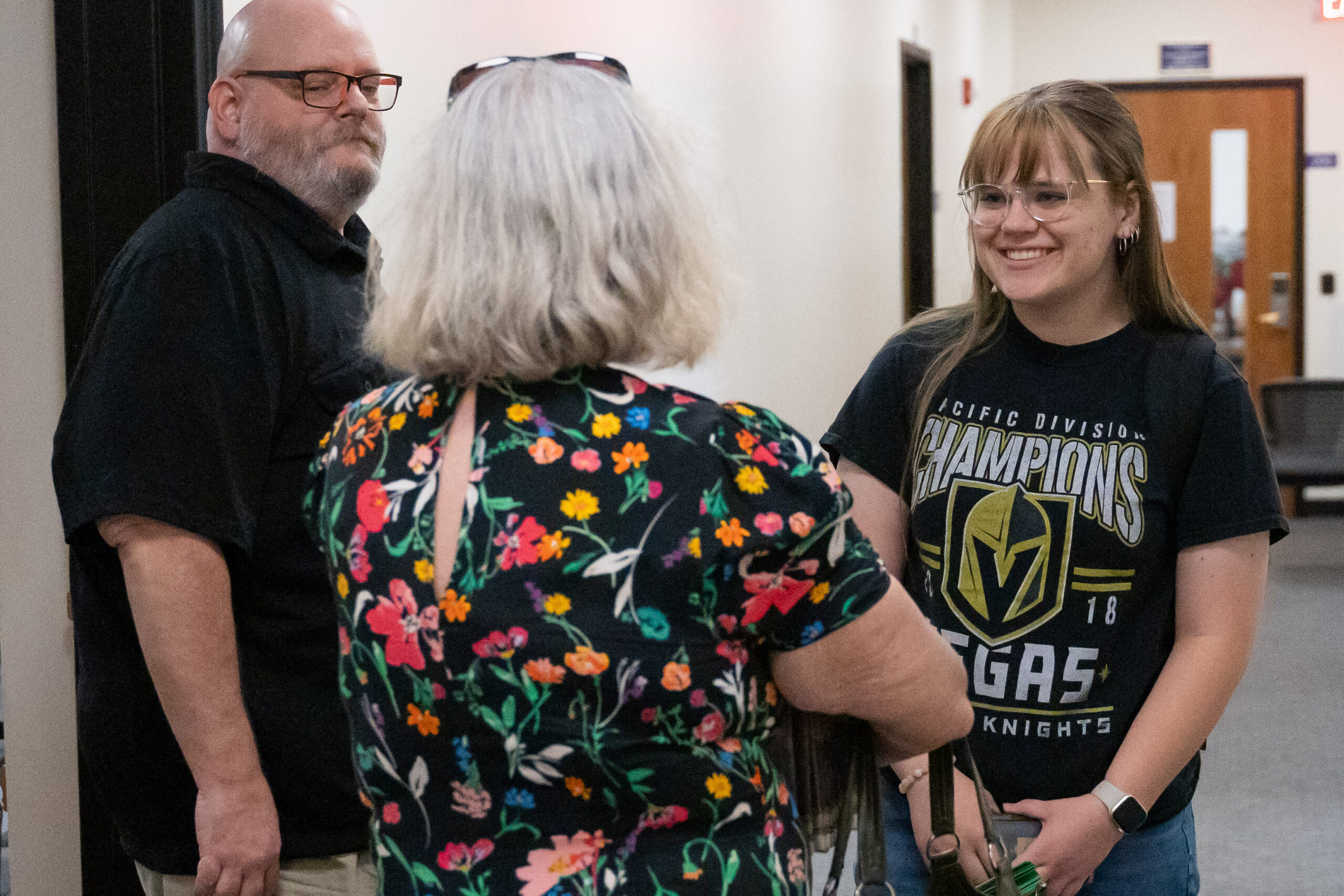 74104858 Speaker talking to students