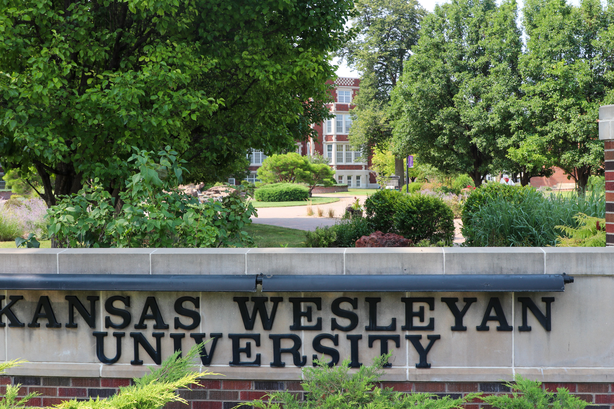 Campus sign, metal lettering